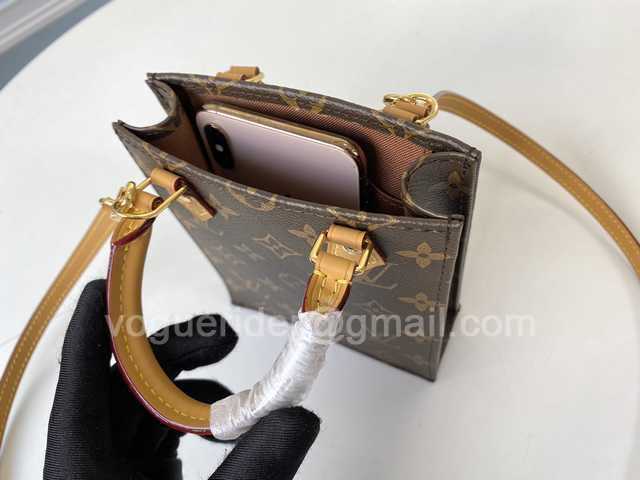 M69442/M51151 Petit Sac Plat 17 M69442/M51151 Petit Sac Plat 17