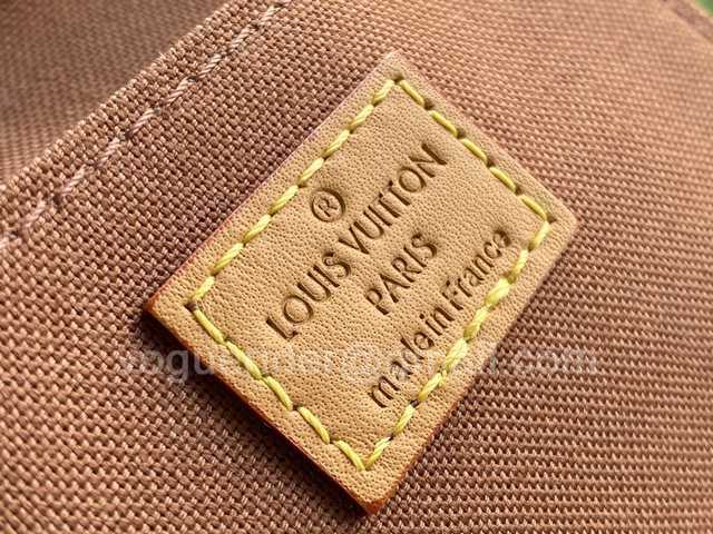 M69442/M51151 Petit Sac Plat 17 M69442/M51151 Petit Sac Plat 17