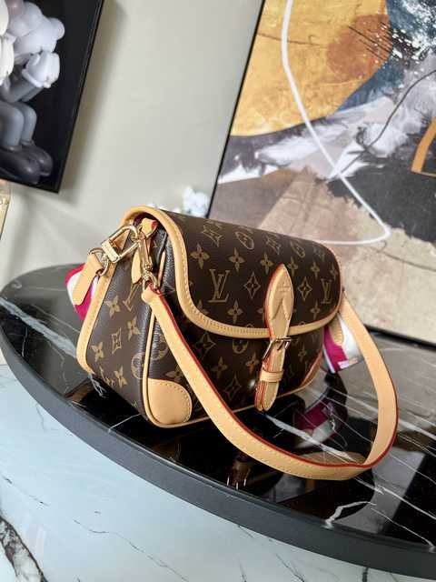 M45985 Diane 25 M45985 Diane 25
