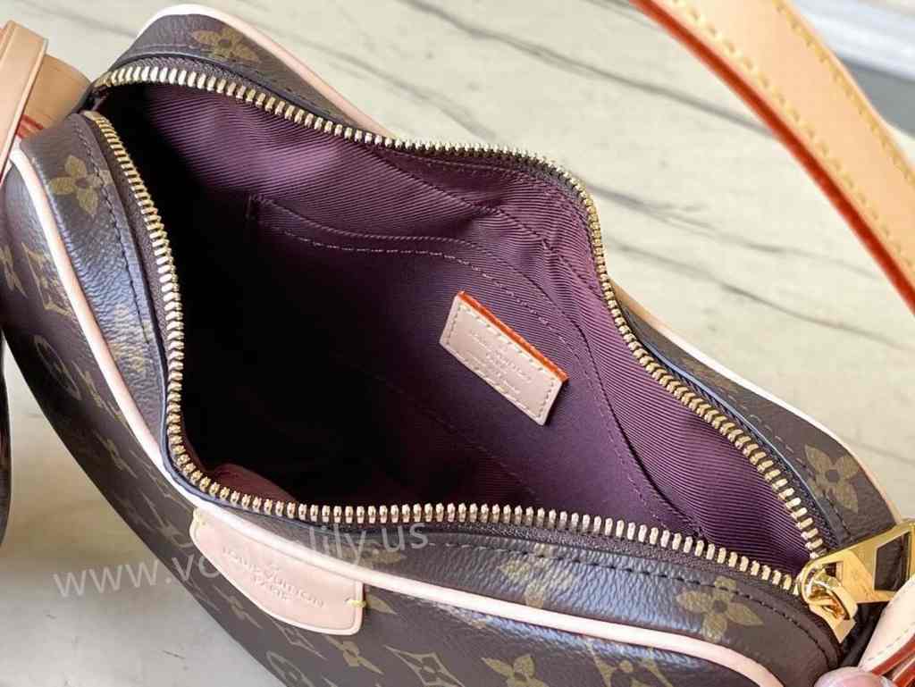 M46828 Croissant MM 21 M46828 Croissant MM 21