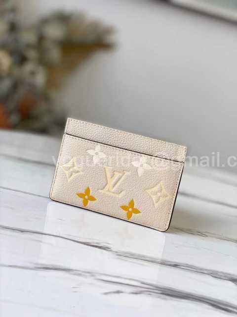 M80401 Card Holder By The Pool M80401 Card Holder By The Pool