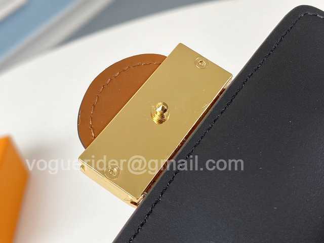 M68725 Dauphine M68725 Dauphine