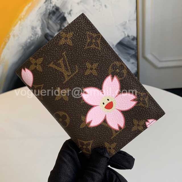 M64411 Passport Holder M64411 Passport Holder