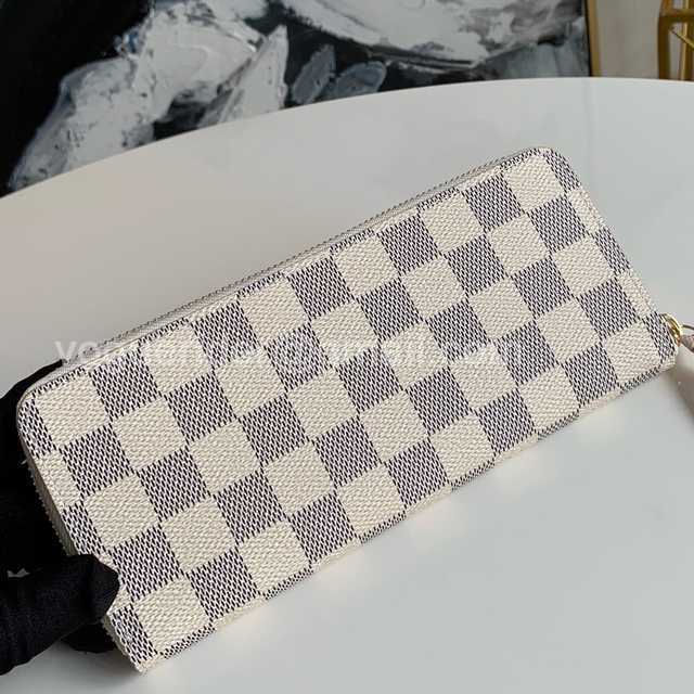 N60252 Clemence 19 N60252 Clemence 19