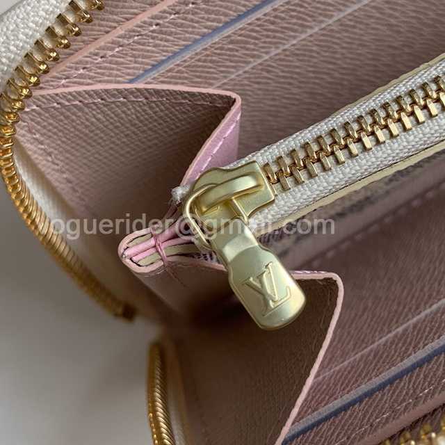 N60252 Clemence 19 N60252 Clemence 19