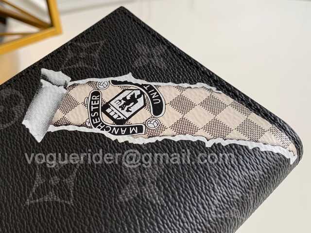 M64411 Passport Holder M64411 Passport Holder