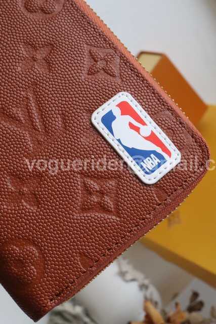 M80548 LV X NBA Zippy Vertical M80548 LV X NBA Zippy Vertical