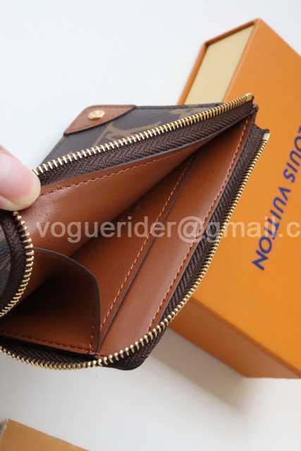 M80556 Multi Card Holder Trunk M80556 Multi Card Holder Trunk