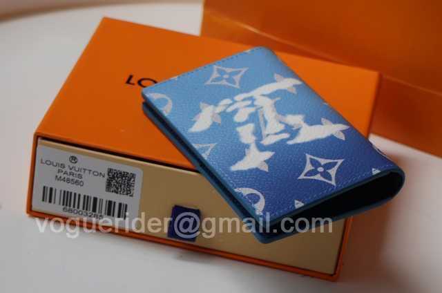 M48560 Passport Holder