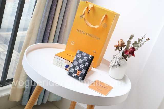 M80170 Passport Holder M80170 Passport Holder