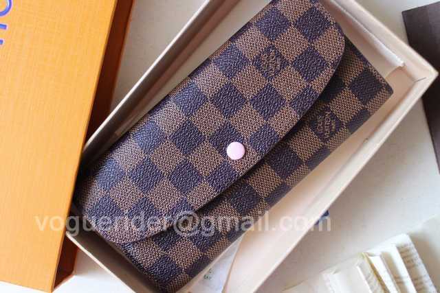 M61289 Emilie M61289 Emilie
