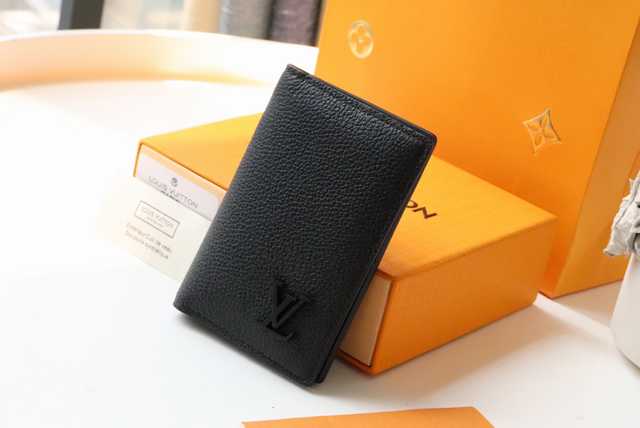 M69979 Passport Holder