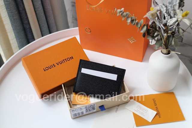 M62170 Porte Cartes Double M62170 Porte Cartes Double