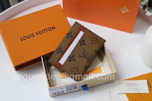 M62170 Porte Cartes Double M62170 Porte Cartes Double