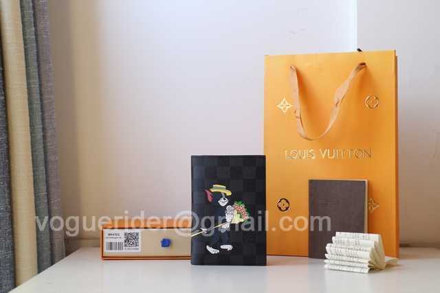 M64411 Passport Holder M64411 Passport Holder