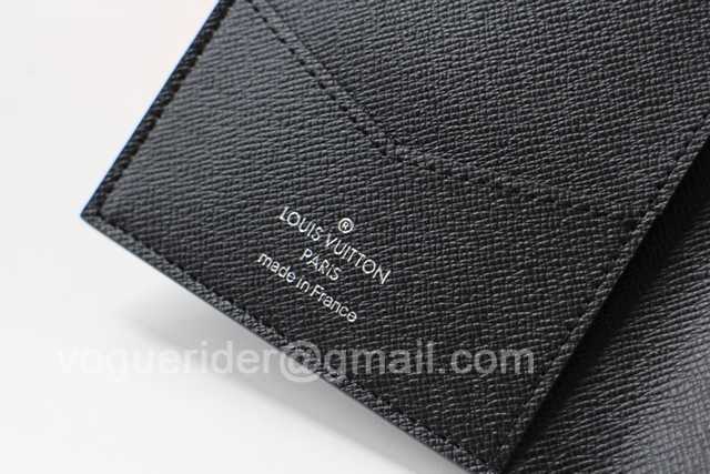 M64411 Passport Holder M64411 Passport Holder