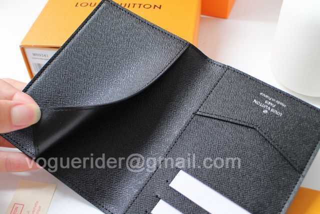 M64411 Passport Holder M64411 Passport Holder