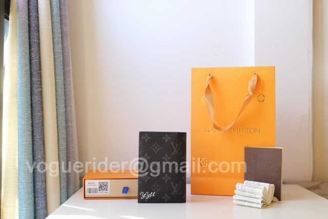 M64411 Passport Holder M64411 Passport Holder