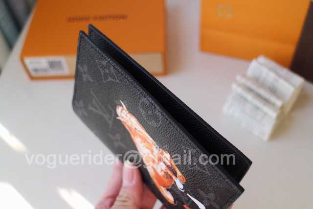 M64411 Passport Holder M64411 Passport Holder
