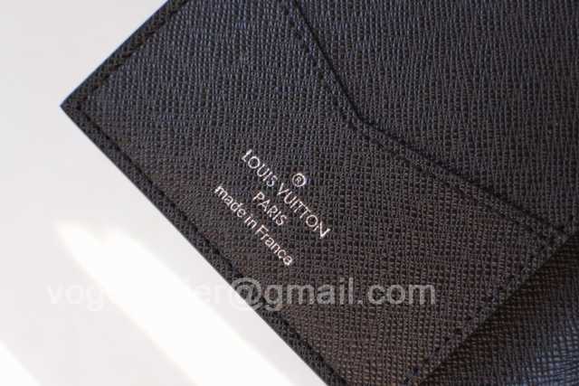 M64411 Passport Holder M64411 Passport Holder