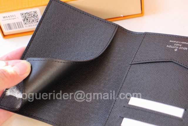M64411 Passport Holder M64411 Passport Holder