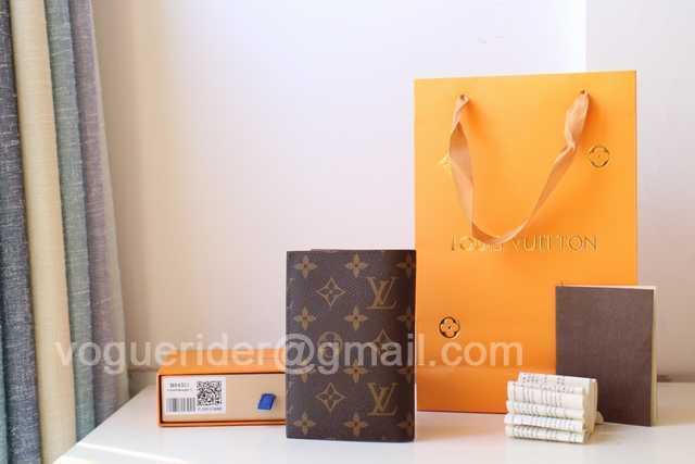 M64411 Passport Holder M64411 Passport Holder