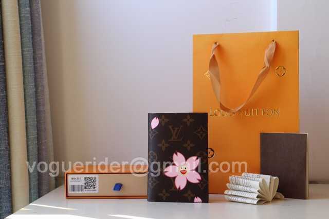 M64411 Passport Holder