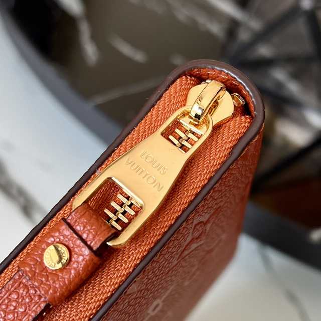 M81532 Zippy M81532 Zippy