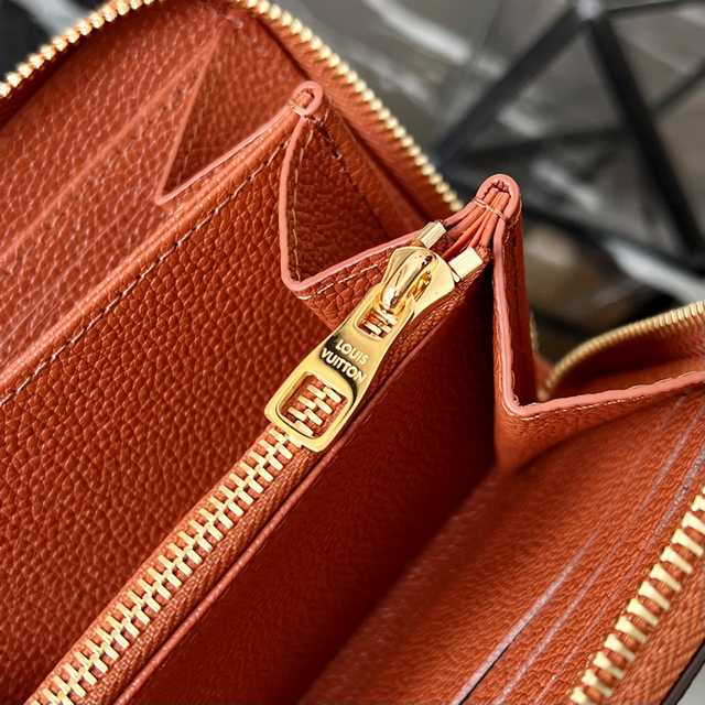 M81532 Zippy M81532 Zippy