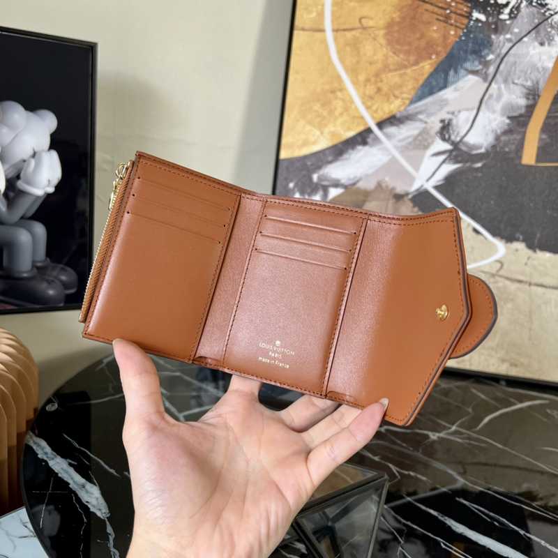 M81939 Wallet 12 M81939 Wallet 12
