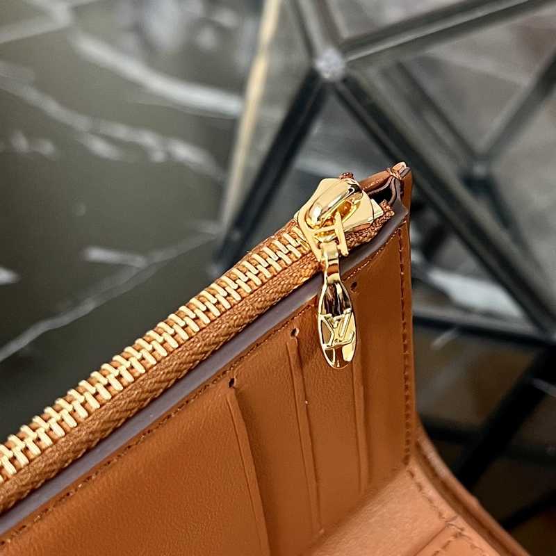 M81939 Wallet 12 M81939 Wallet 12