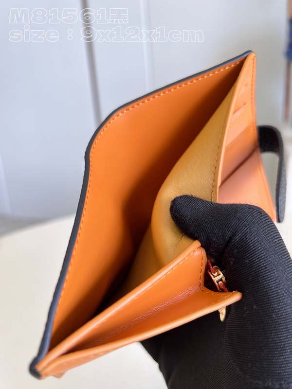 M81561 Wallet 12 M81561 Wallet 12