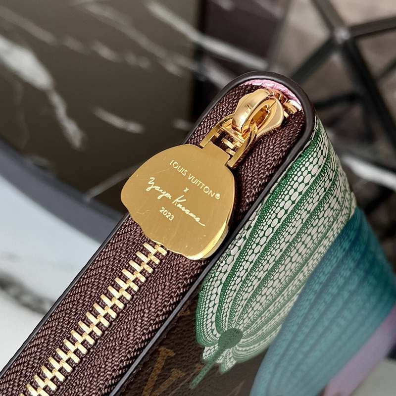 M82106 Wallet 19 M82106 Wallet 19