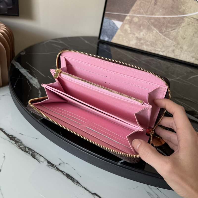 M82106 Wallet 19 M82106 Wallet 19