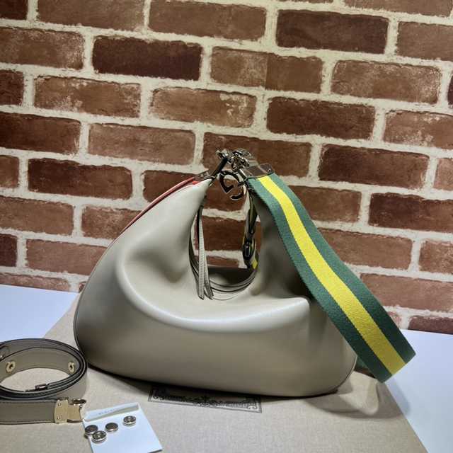 702823 35 702823 35