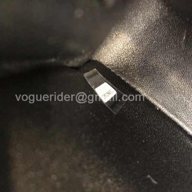 1115 V Square 17 1115 V Square 17