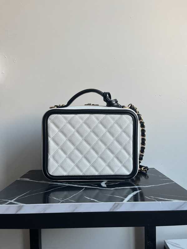 93343 Vanity Case 21 93343 Vanity Case 21