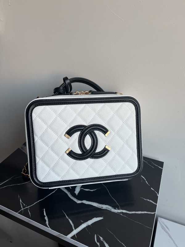 93343 Vanity Case 21 93343 Vanity Case 21
