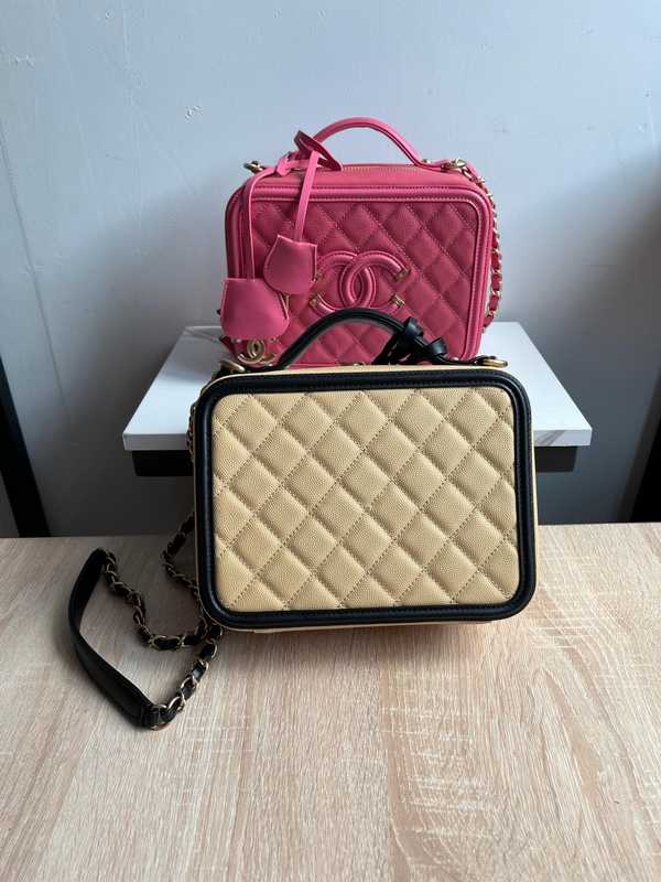 93343 Vanity Case 21 93343 Vanity Case 21