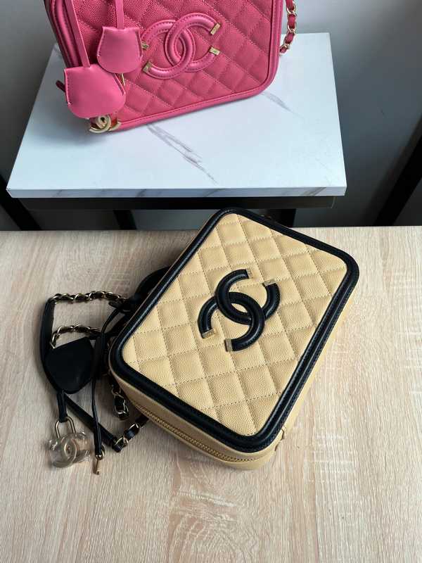 93343 Vanity Case 21 93343 Vanity Case 21