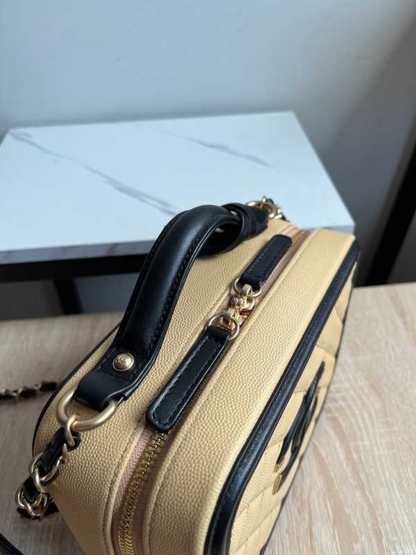 93343 Vanity Case 21 93343 Vanity Case 21