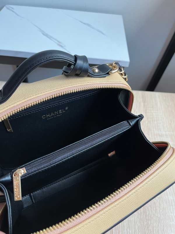 93343 Vanity Case 21 93343 Vanity Case 21