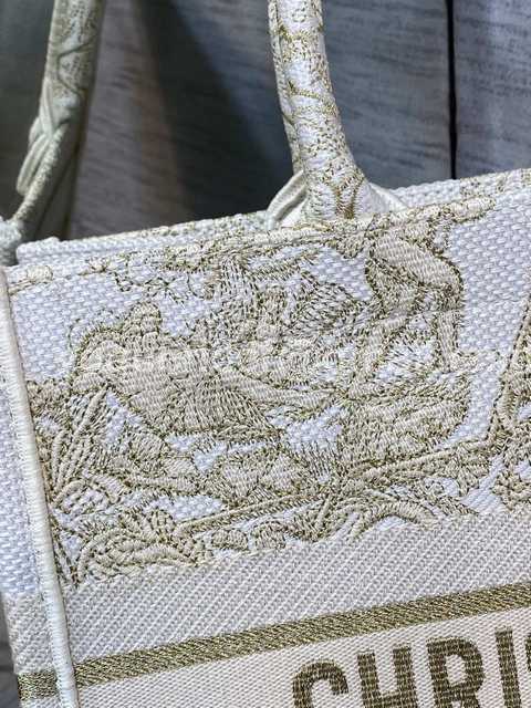 M1286 36 Embroidery M1286 36 Embroidery