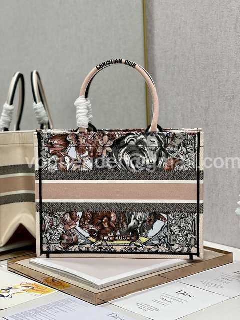 M1287 36 Embroidery M1287 36 Embroidery