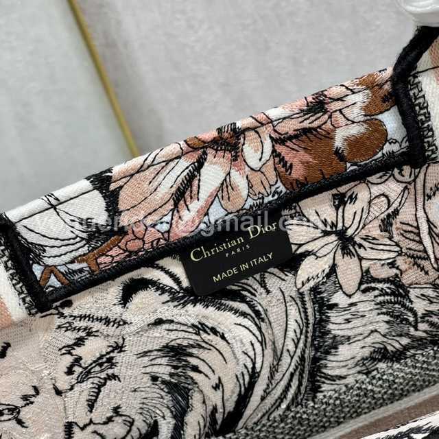M1286 41 Embroidery M1286 41 Embroidery