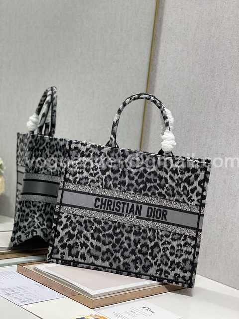 M1286 41 Embroidery M1286 41 Embroidery