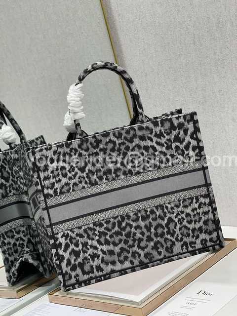 M1286 41 Embroidery M1286 41 Embroidery