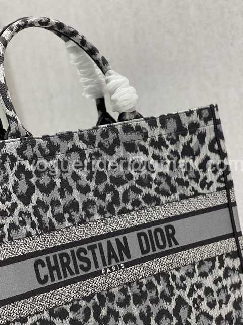 M1286 41 Embroidery M1286 41 Embroidery
