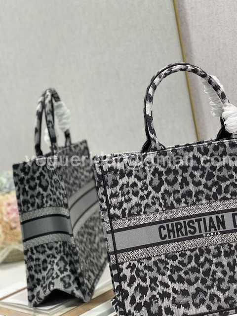 M1286 41 Embroidery M1286 41 Embroidery