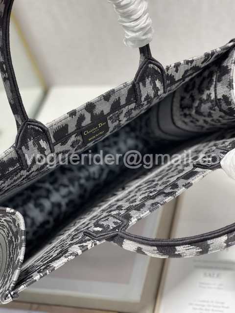 M1286 41 Embroidery M1286 41 Embroidery